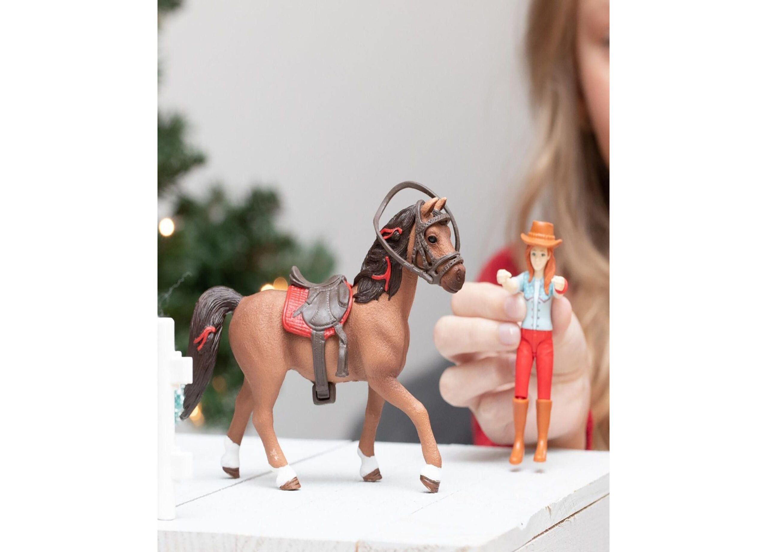 Schleich Horse Club: Hannah & Cayenne Horse & Rider Figurine Set - Image 5