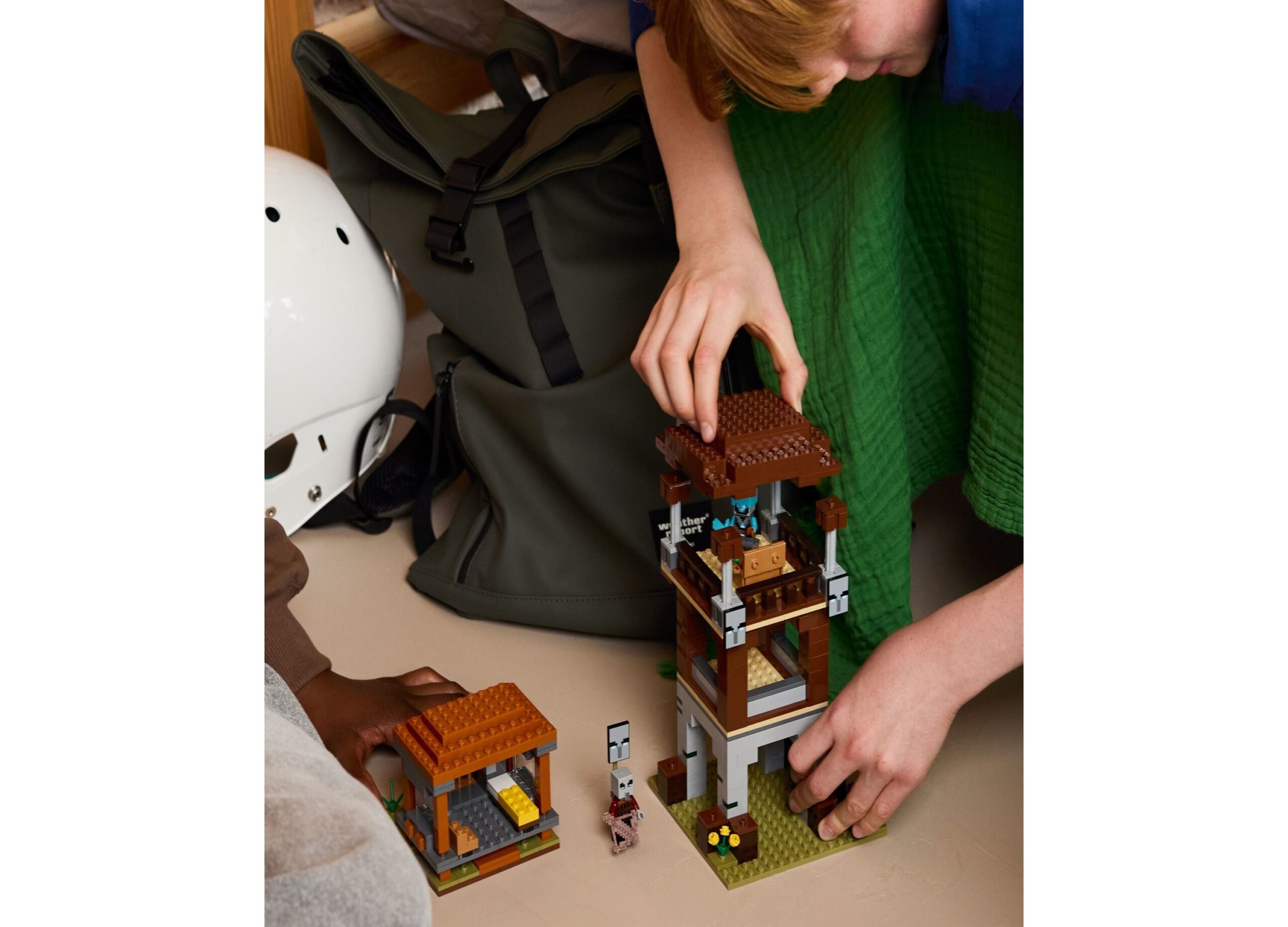 LEGO Minecraft The Pillager Outpost and Ravager Set 665 Pieces - Image 3