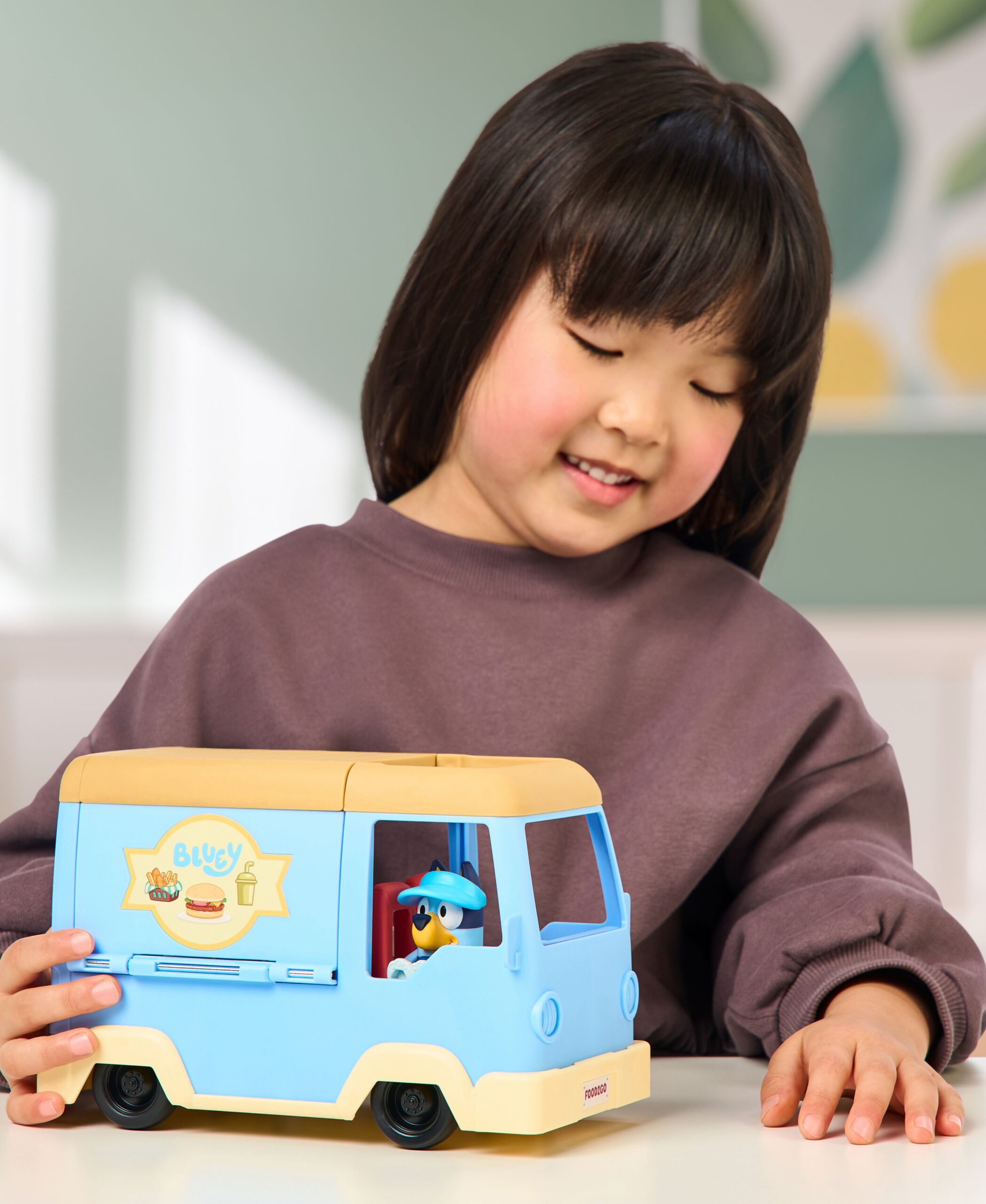 Bluey S13 Let's Play Chef Food Truck Playset - Image 10