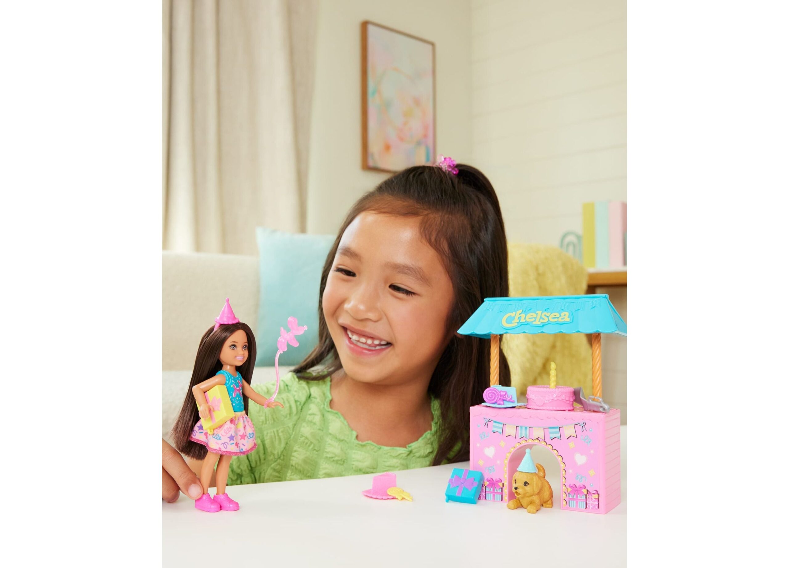 Barbie Club Chelsea Surprise Birthday Party Playset - Image 6