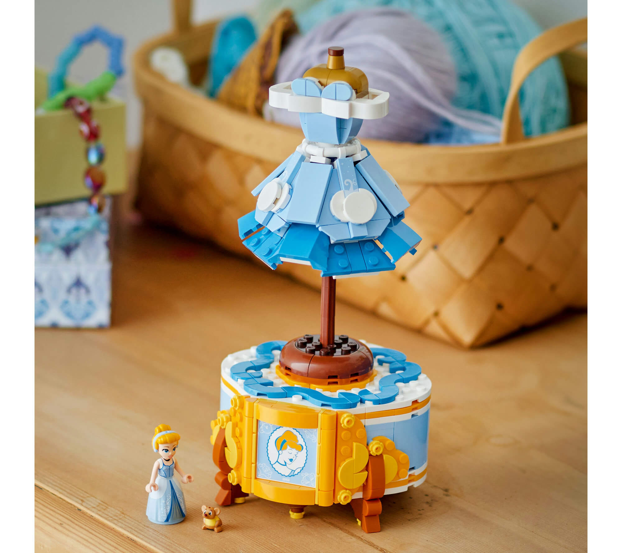 LEGO | Disney Princess Cinderella??s 474-Piece Dress Building Kit - with Gus - Image 4
