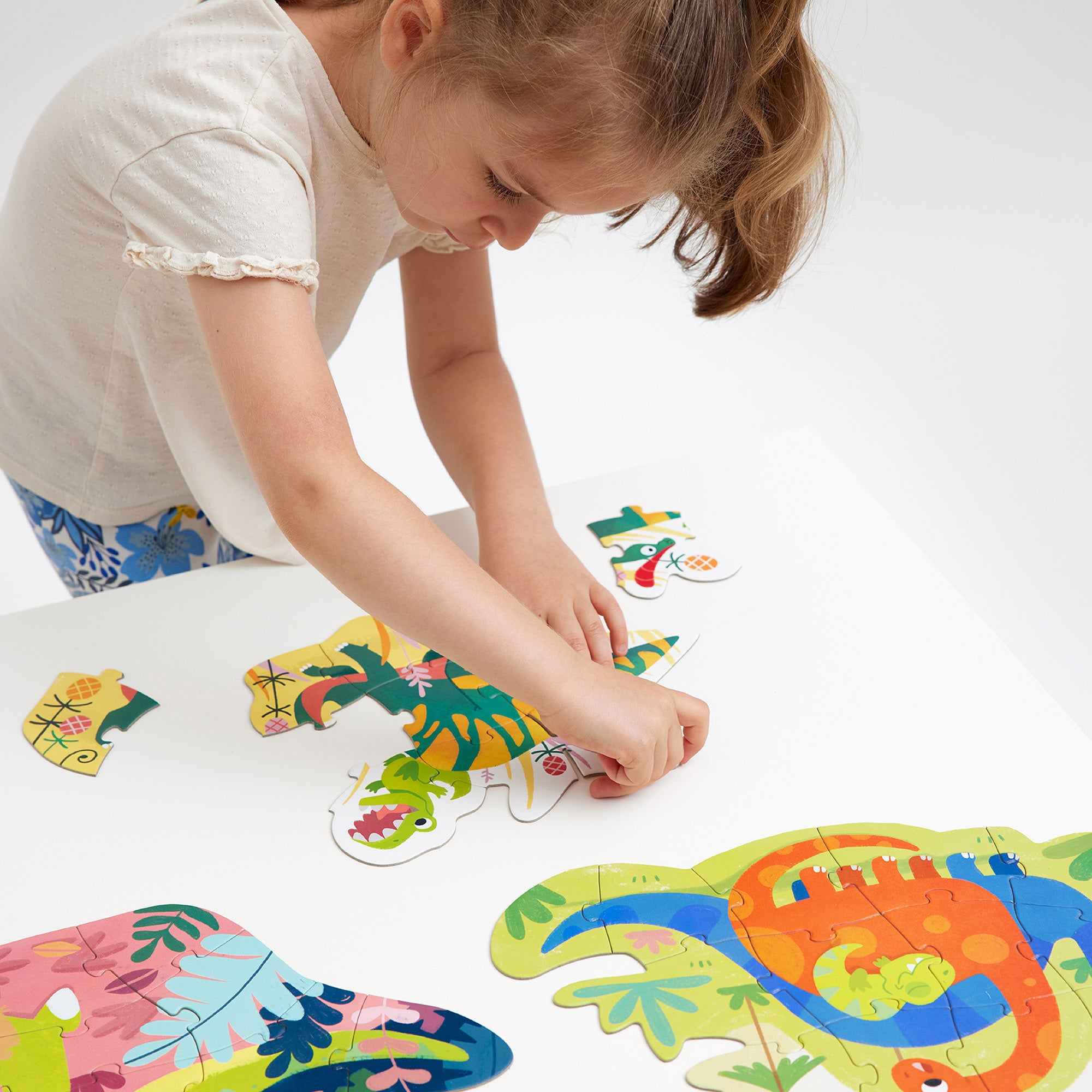 Ban h Dis t Dinosaurs Jigsaw Puzzle - 71 pc - Image 3
