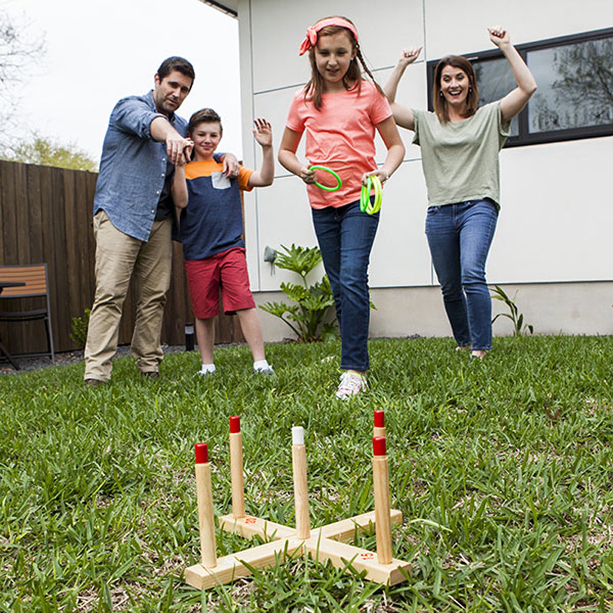 Champion Sports Classic Wooden Ring Toss Game Set - Image 5