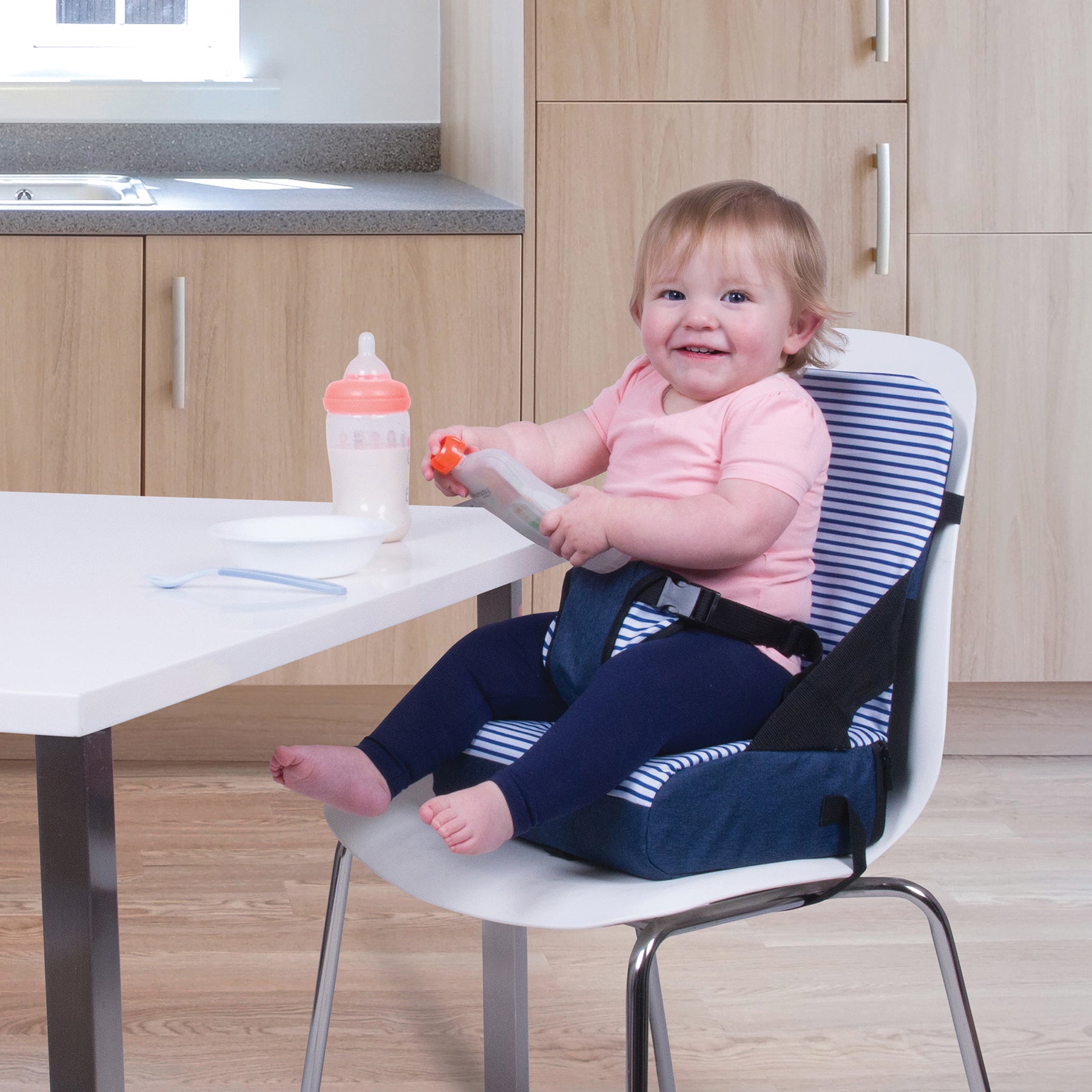 Dreambaby? Grab 'N Go Booster Seat - Navy: Portable Dining Delight - Image 8