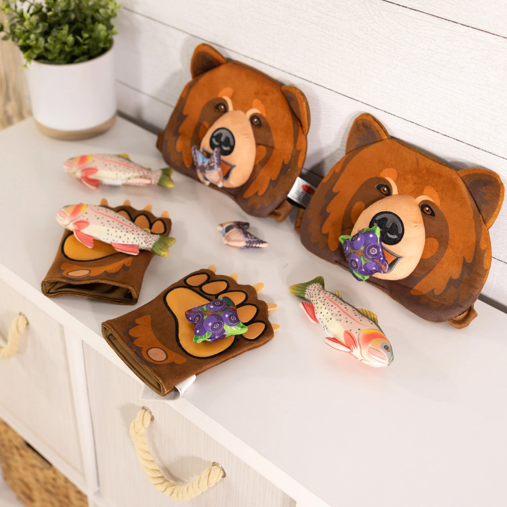 Melissa & Doug Yellowstone Grizzly Bear Pretend Play Set - Image 4