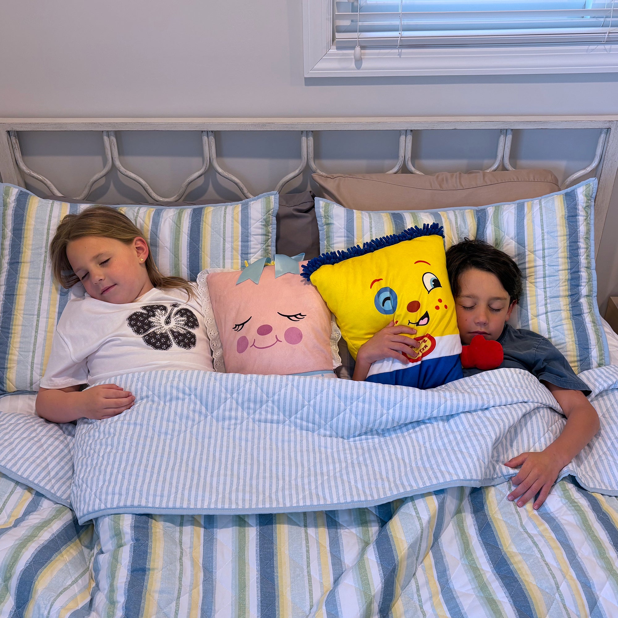 Pillow People Fighter Plush ?C 2-In-1 Cozy Toy & Pillow, Retro Fun - Image 2