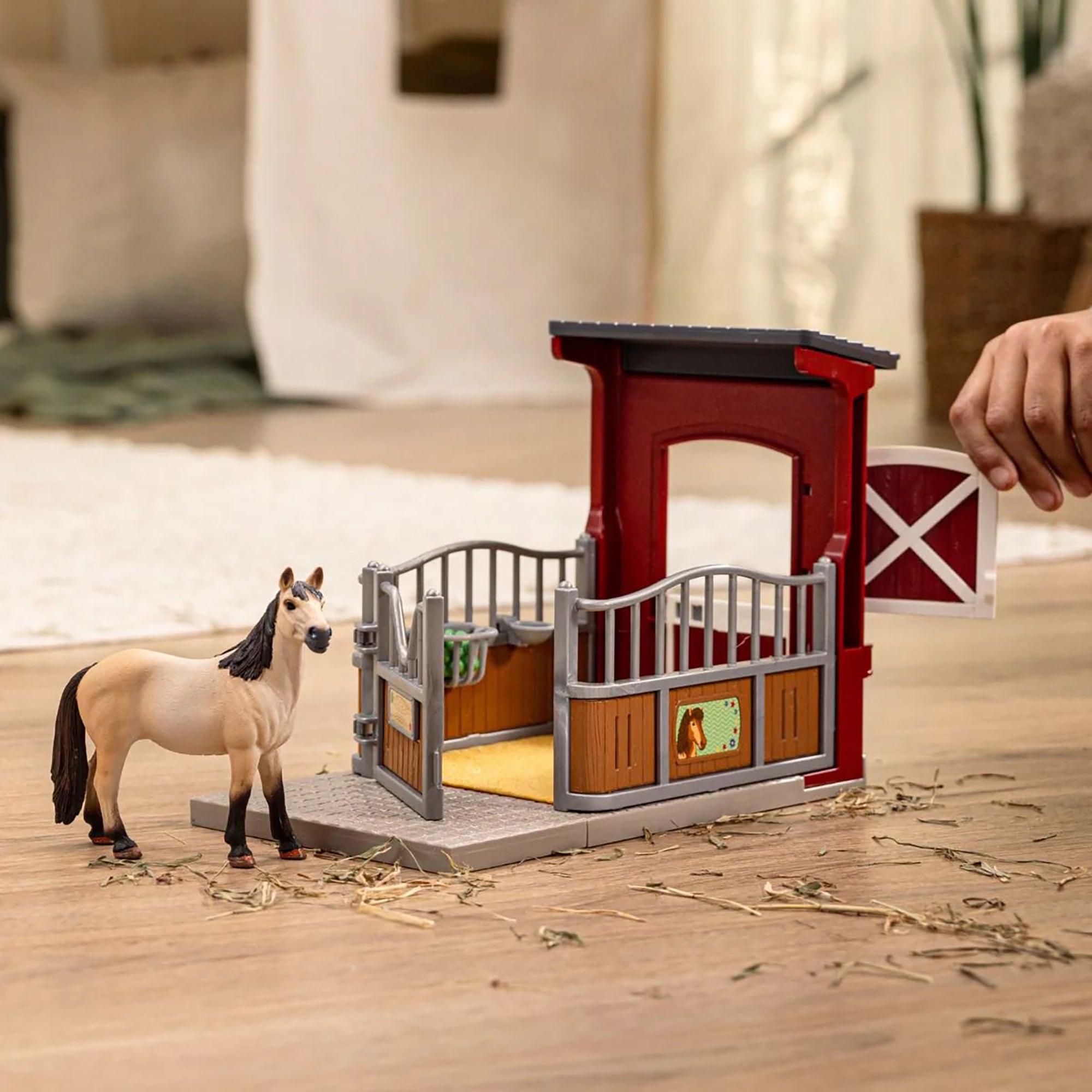 Schleich Farm World Ponybox & Mustang Mare - 4pc Playset - Image 4