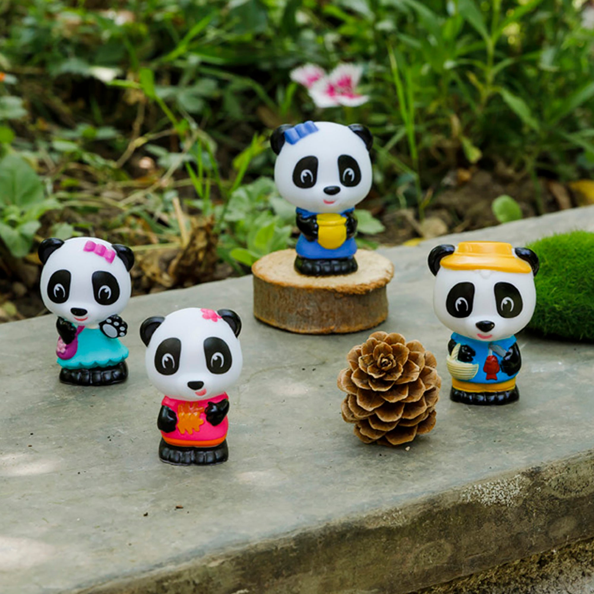 Timber Tots Panda Family Playset - 4 Lovable Characters - Image 2